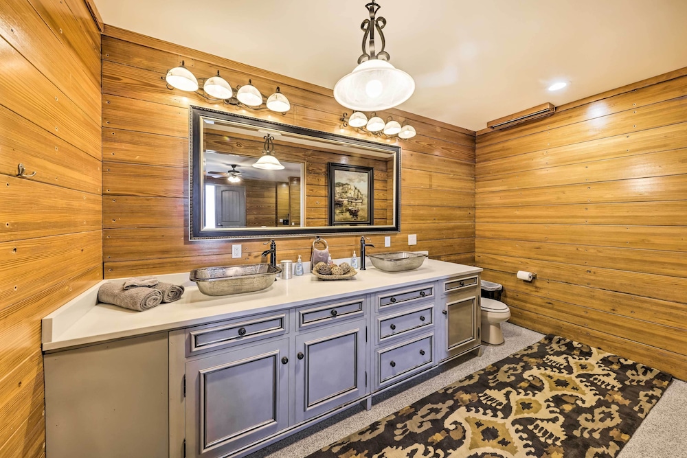 'the Vista' Retreat 30 Mi to Kansas City! - Property Image 11
