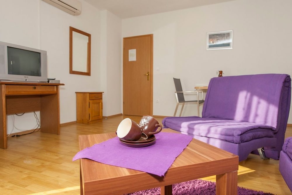 Apartment Almera N8 view 4