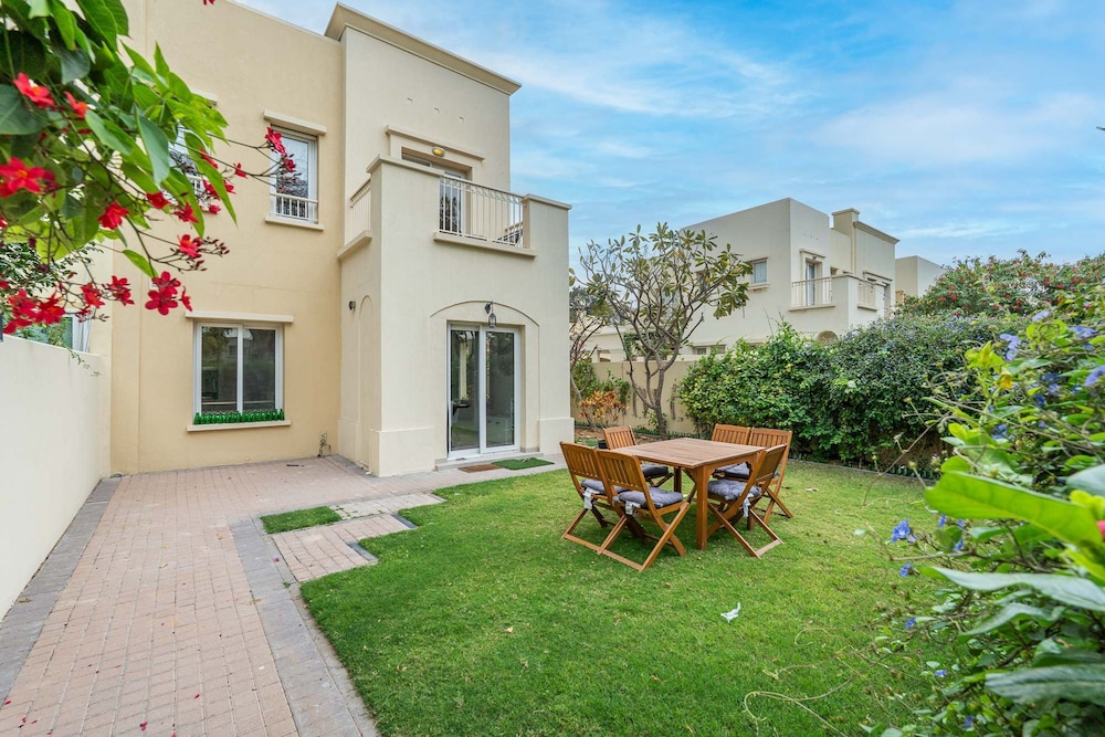 Tranquil 3BR Villa in Springs Community - Sleeps 7