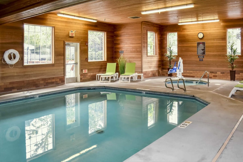 Albany Vacations - Comfort Suites Linn County - Property Image 37