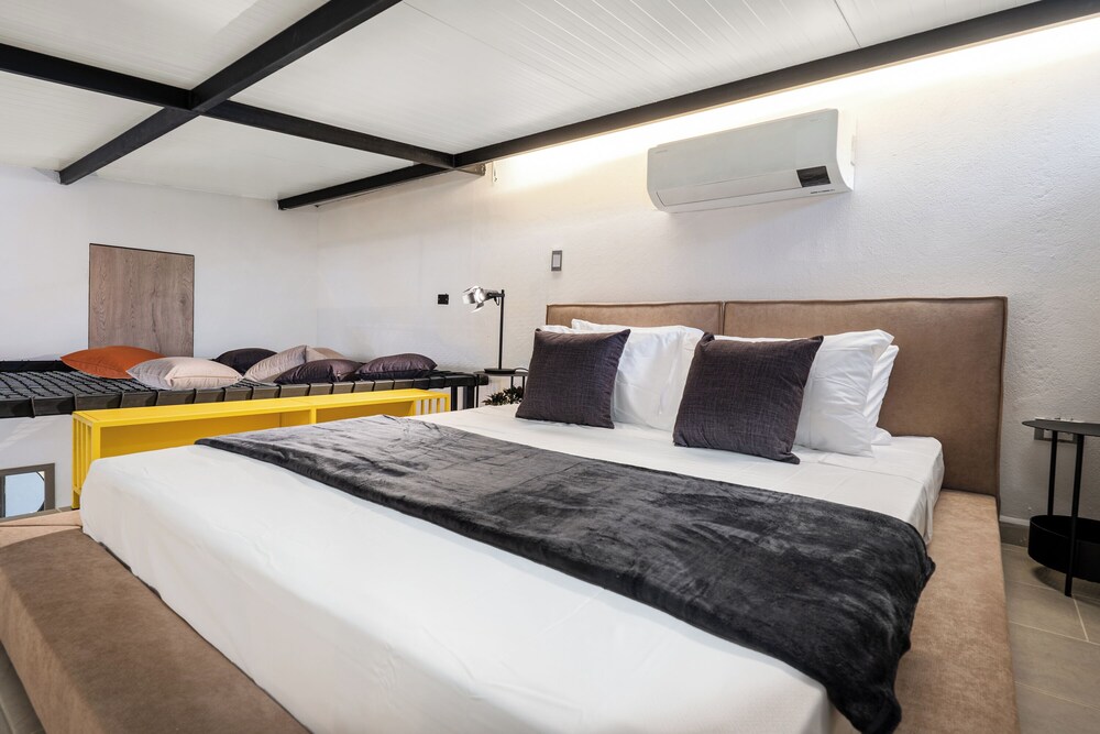 Apartamentos La Joaquina by HOUSY HOST