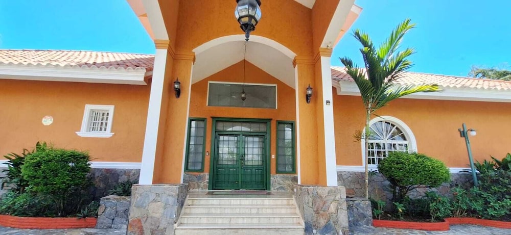 9th Hole Villa