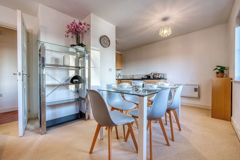 Blue Cedar Apartment