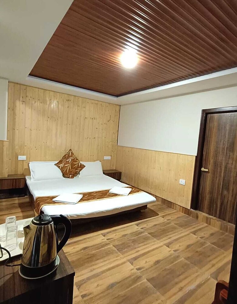 FLORET RESORT LACHUNG