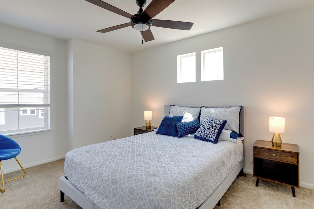 9 Mi to Airport: Pet-friendly Aurora Home w/ Deck