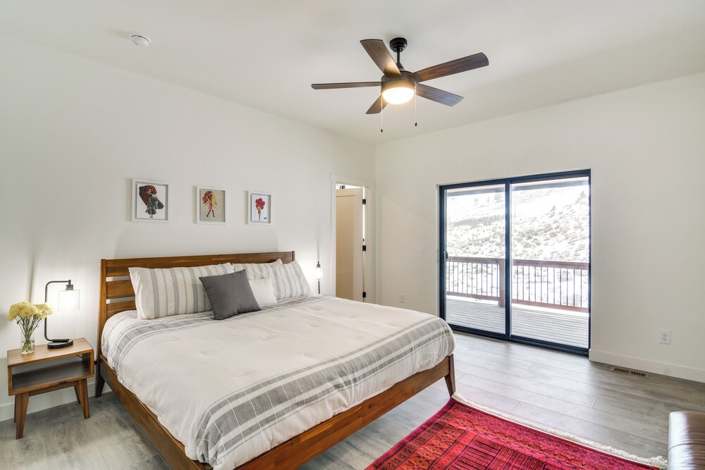 2 Mi to Granby Ranch: Home w/ Mountain-view Deck!
