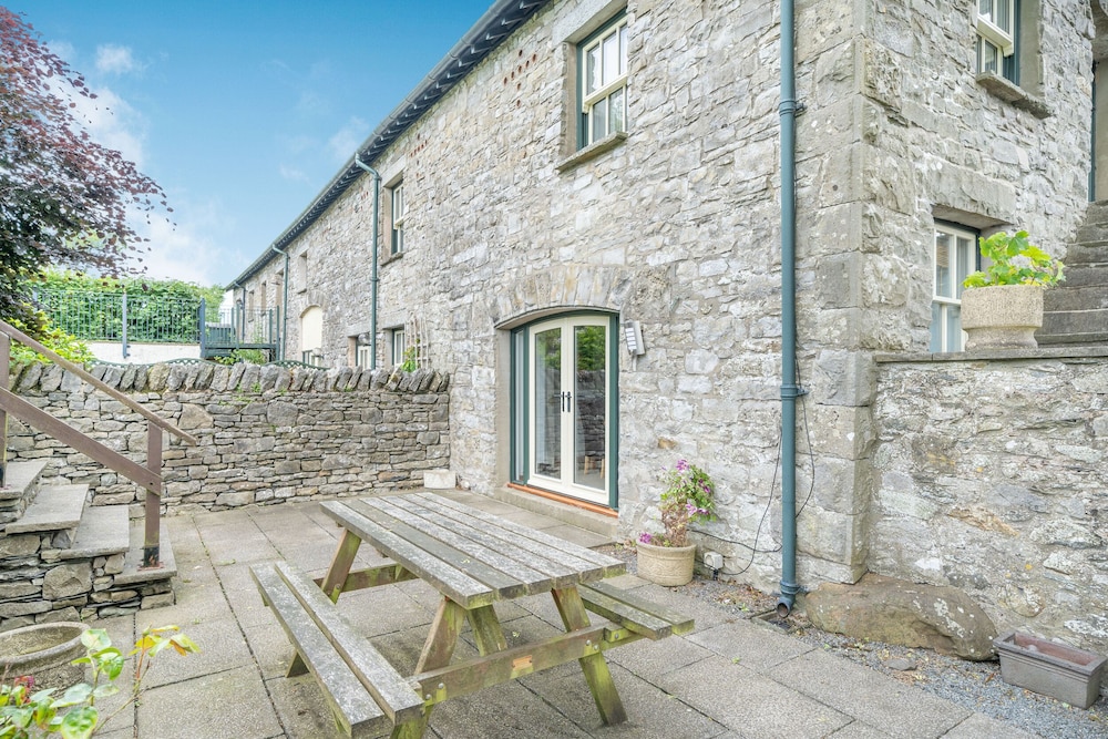 5 The Granary