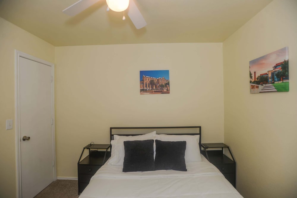 The San Antone Home for 6