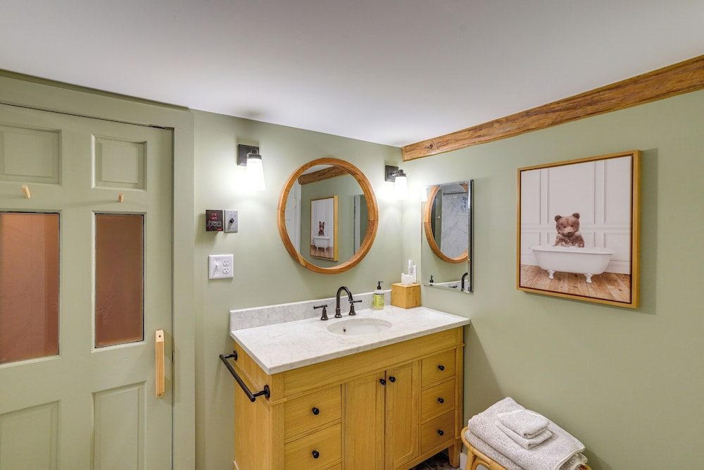 Cozy Log Cabin Near Mt Snow: Views, Modern Comfort