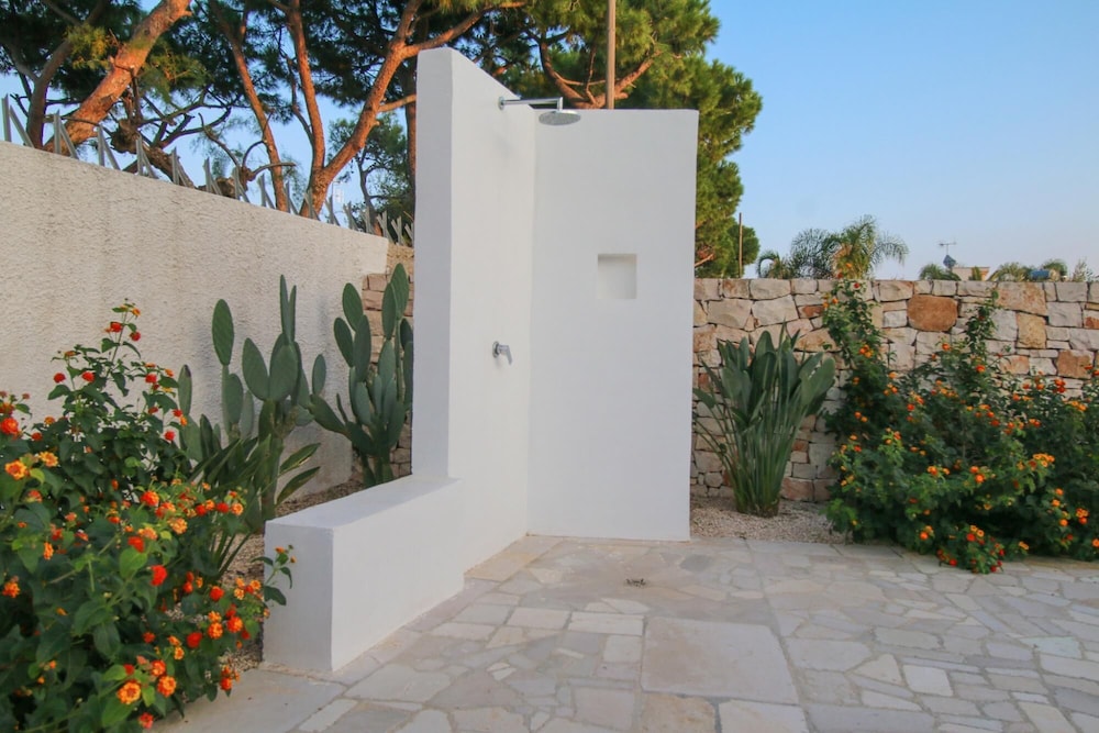 TD Villa Caterina Direct Access to the Sea view 3