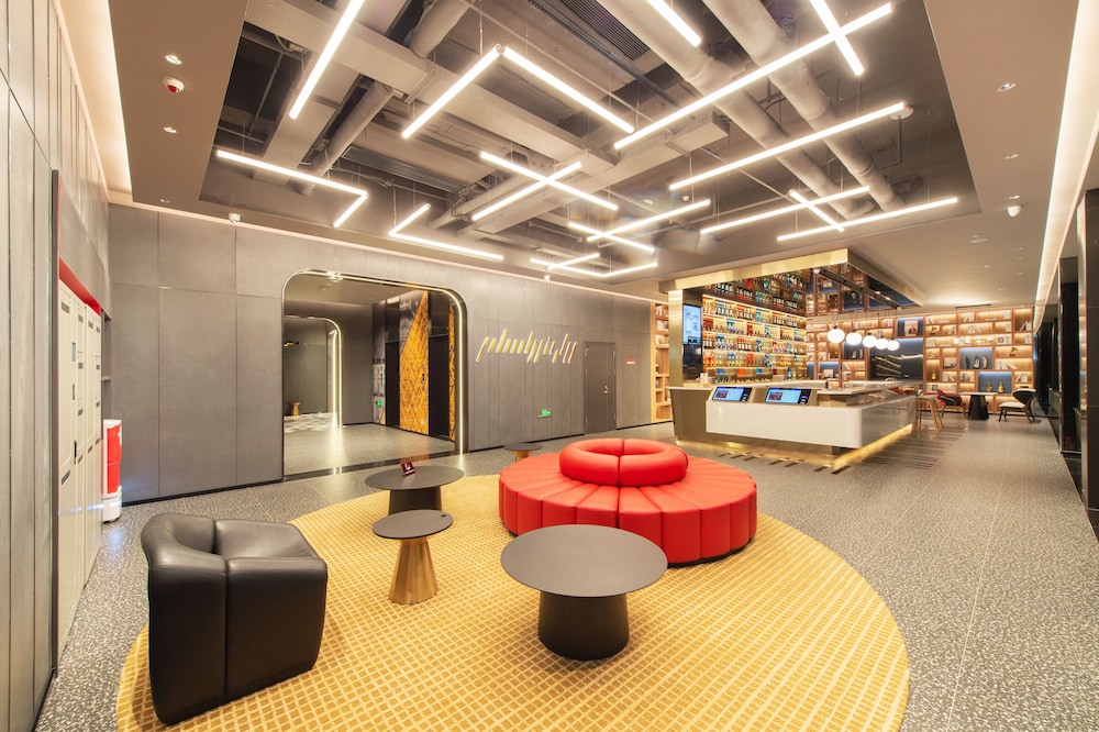 ibis Jiaodong Airport EMU Town Store