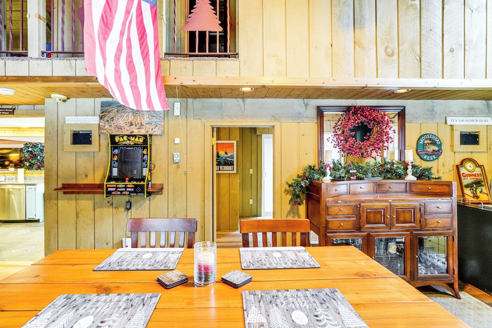 5 Mi to Ski: Family-friendly Home in West Dover!