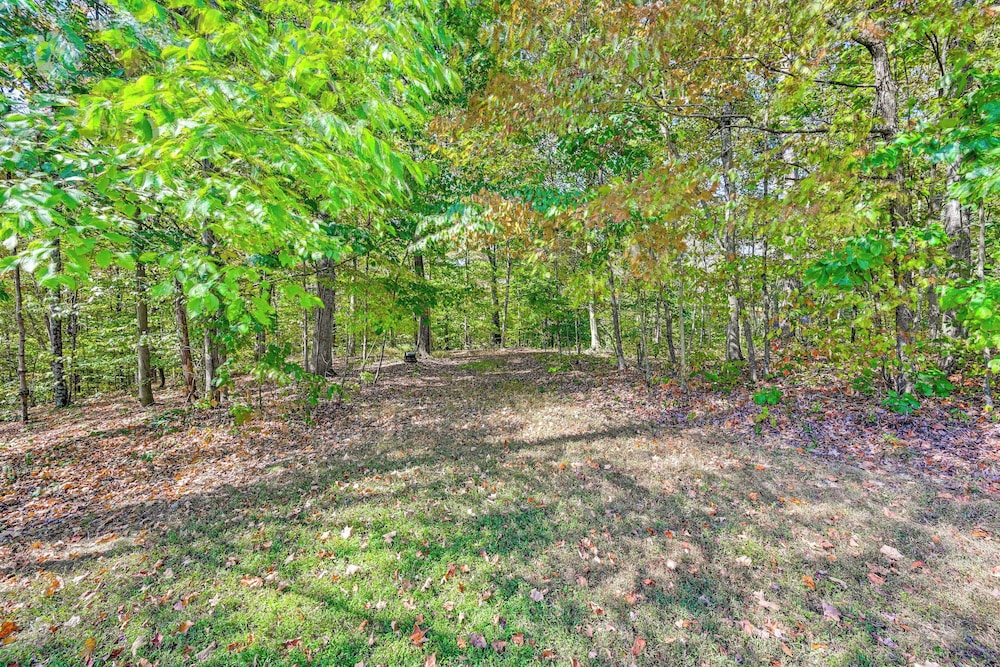 Ohio Hunters Cabin w/ Pond Access: Pets Welcome!