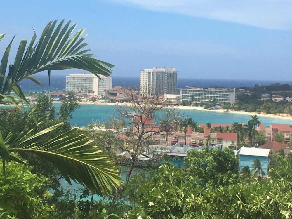 Columbus Heights Sea View view 4