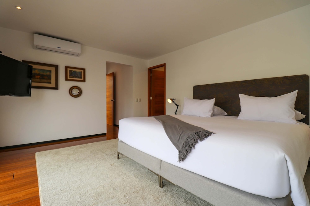 w Radiant 2BR w Modern Terrace in Miraflores