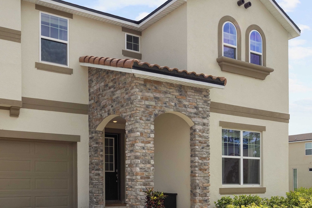 Sleeps 25! In Solara Resort, Near the Theme Parks Coconut Breeze by Avantstay
