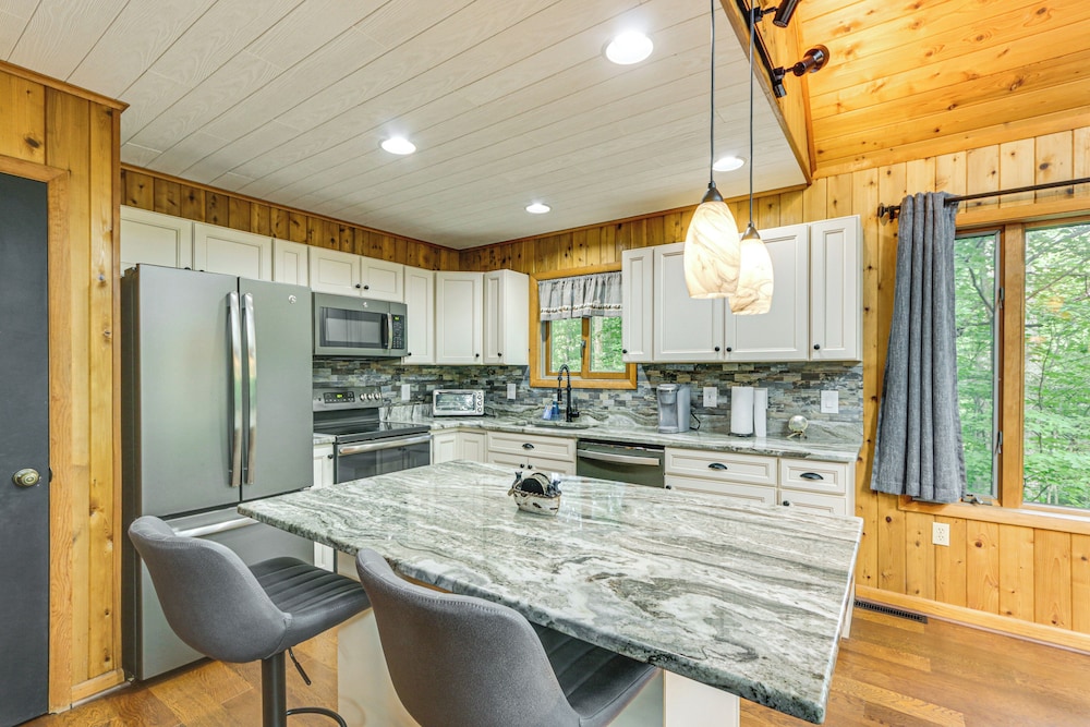11 Mi to Gettysburg: Serene Home in Fairfield