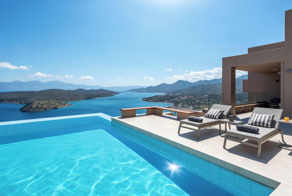 Notiko villas