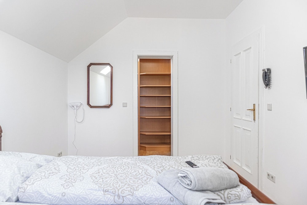Luxury Garden Villa Sleeps 16 Guests