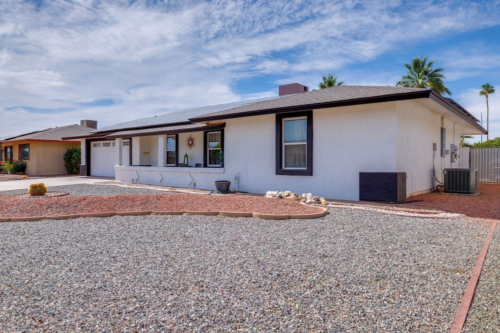 Walk to Golf Club: Sun City Home w/ Private Pool!