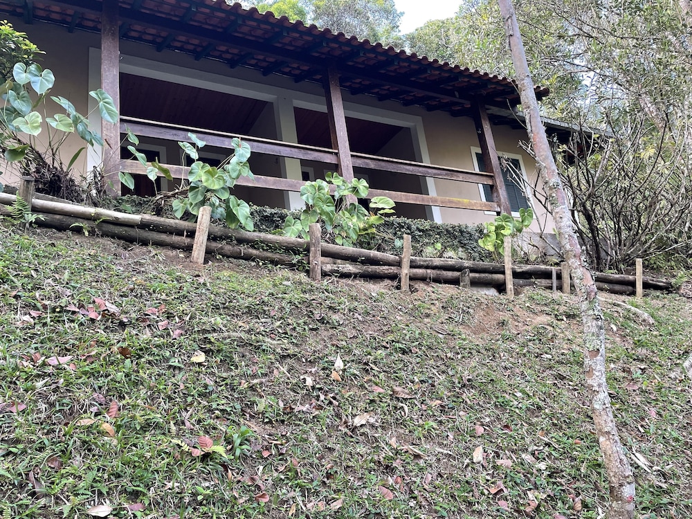 Casinha no sítio Calmamente