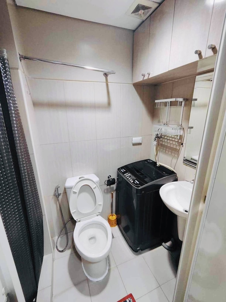 Peaceful Pasay Oasis - Entire Apartment for Rent