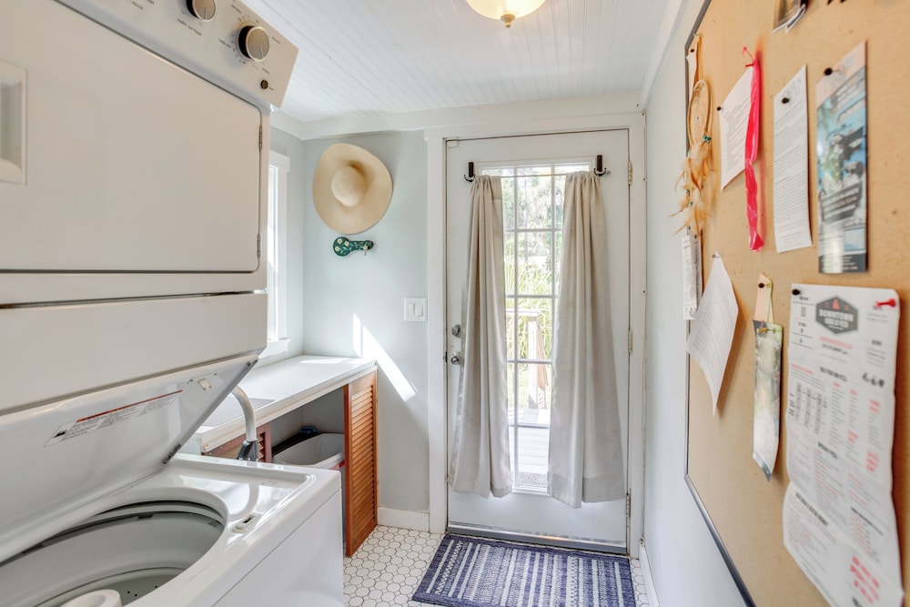 < 1 Mi to Downtown Fort Myers: Tranquil Retreat