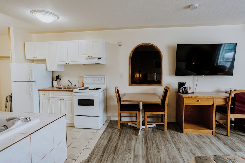 Western Budget Motel Plus Mosaic Suites
