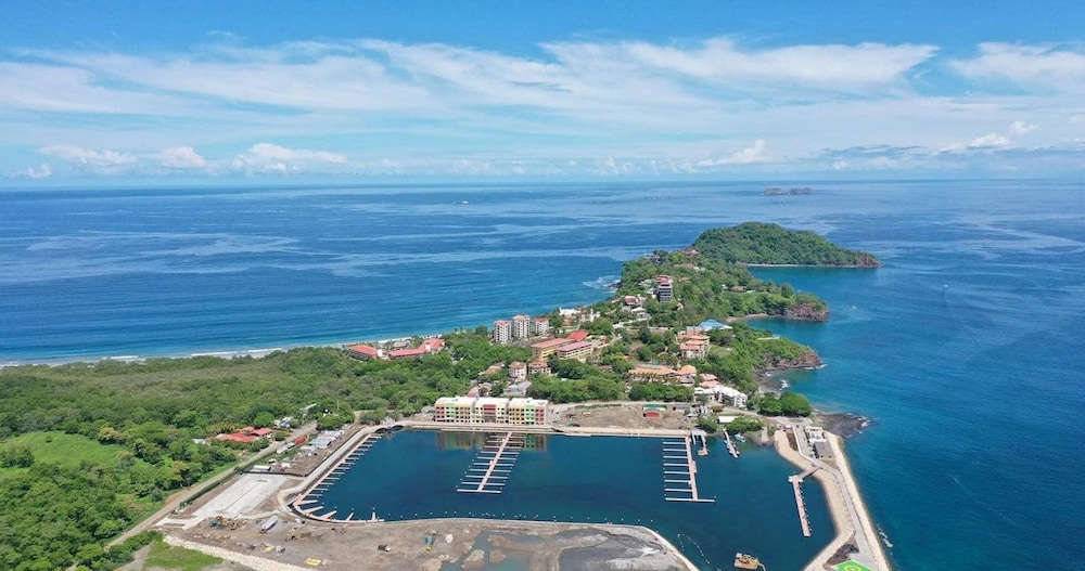 Playa Flamingo Beautiful new 5-br Oceanview Villa - Luxury Casa de Iluminacion view 2