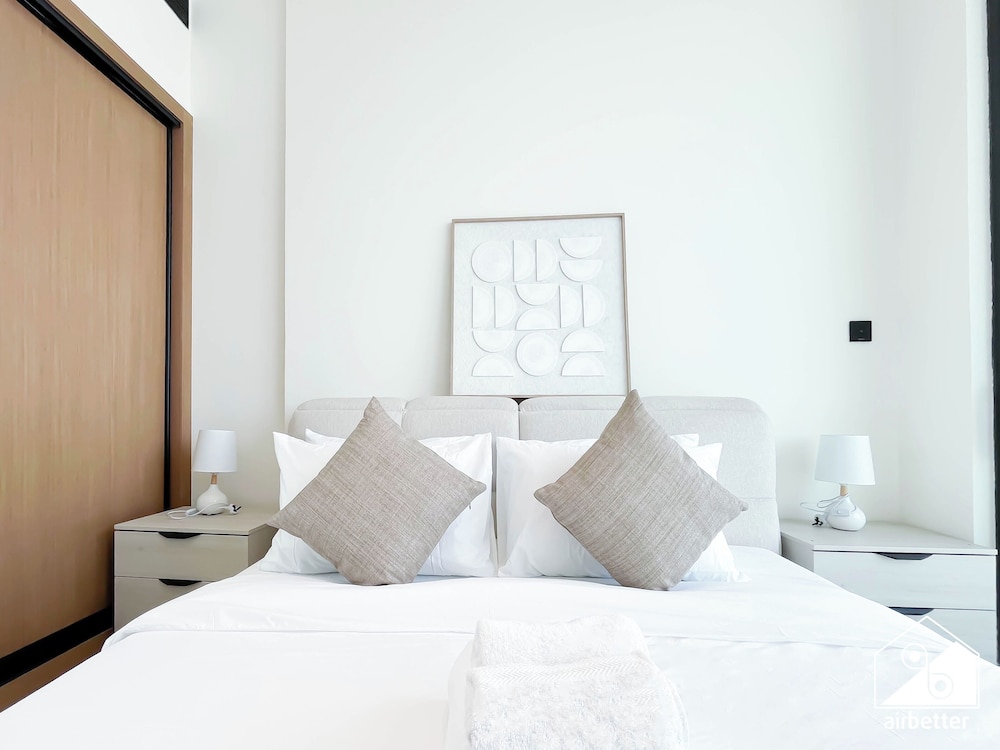 Luxury & Comfort 1B at Binghatti Amber & Balcony