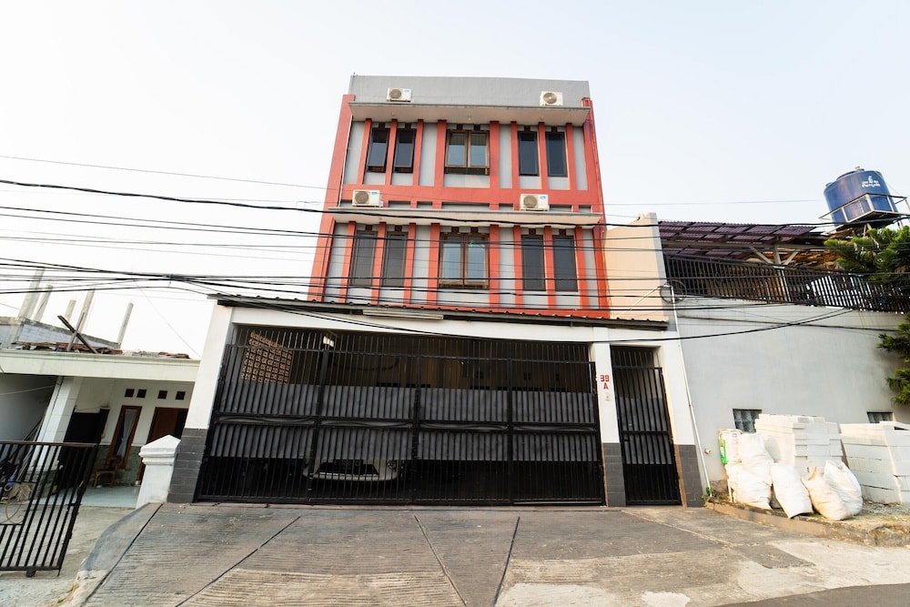 KoolKost Syariah near MRT Lebak Bulus Station