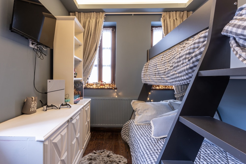 Rock Dandy La Maison De L’Ours | Top Fireplace Retreat