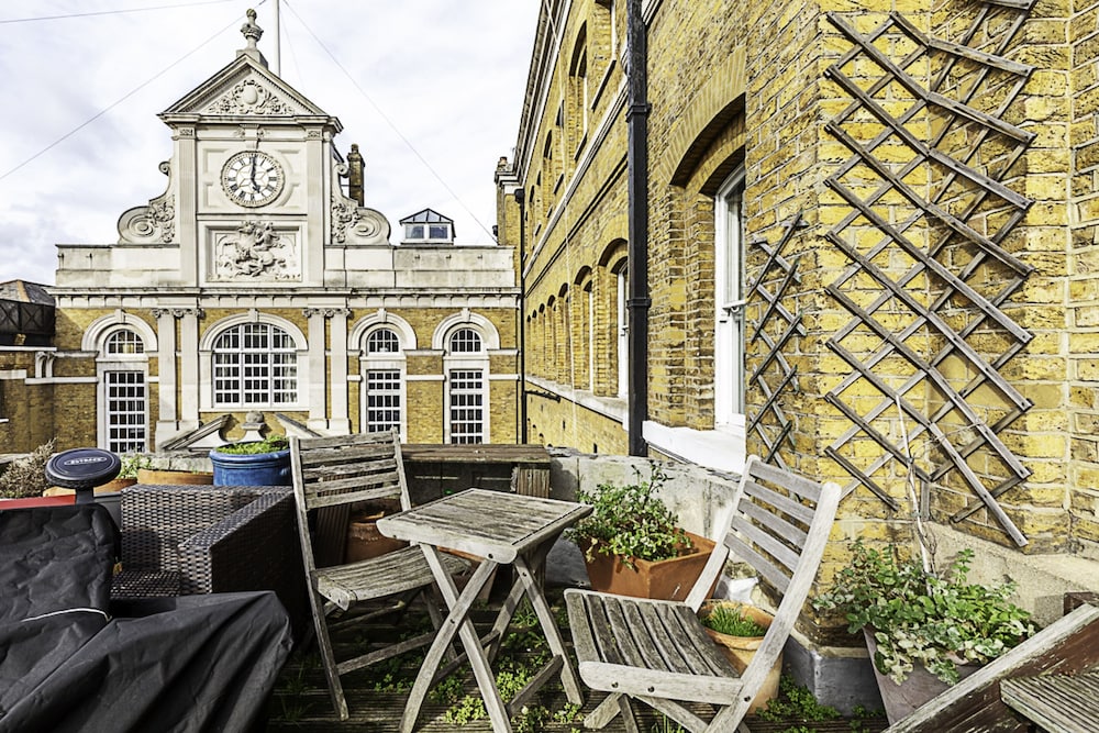 Converted Brewery Apartment With Terrace