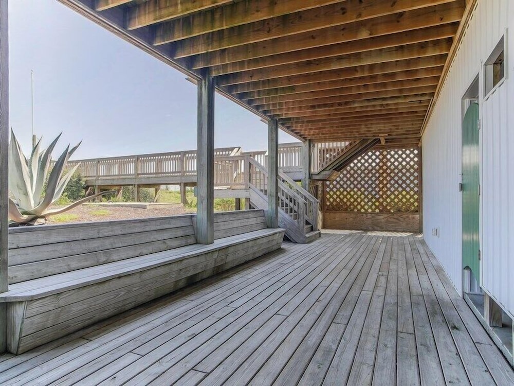 Oceans 111 by Topsail Realty