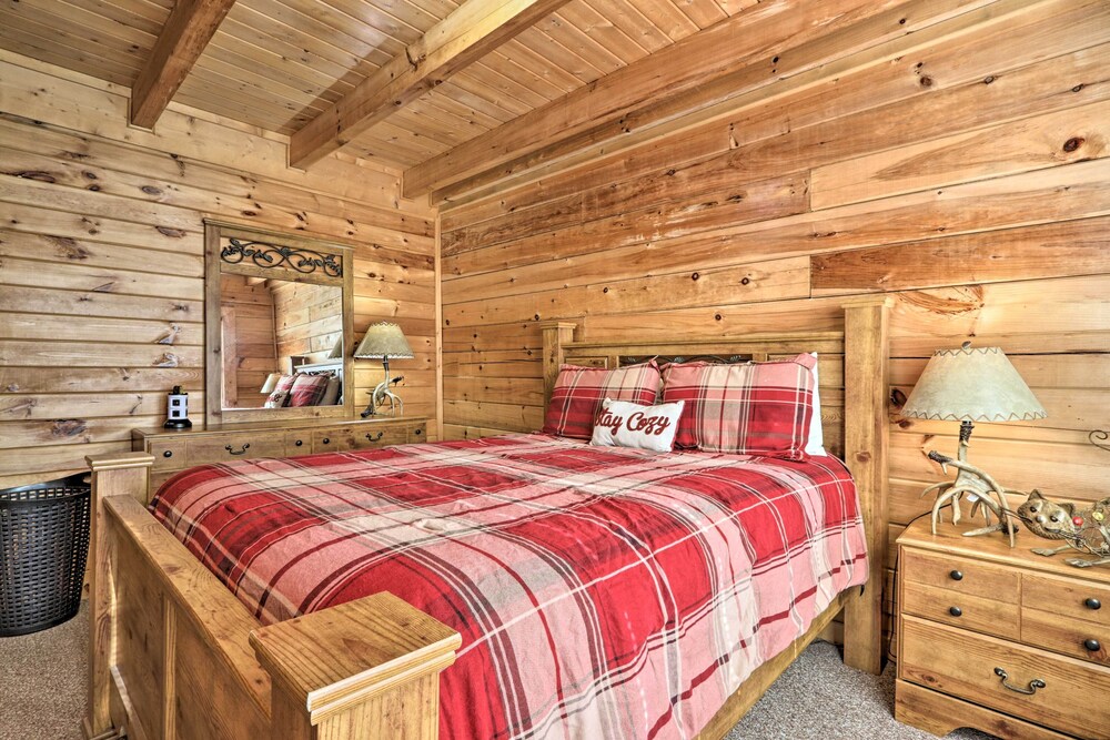 Sevierville Cabin w/ Lake Access & Private Hot Tub view 4