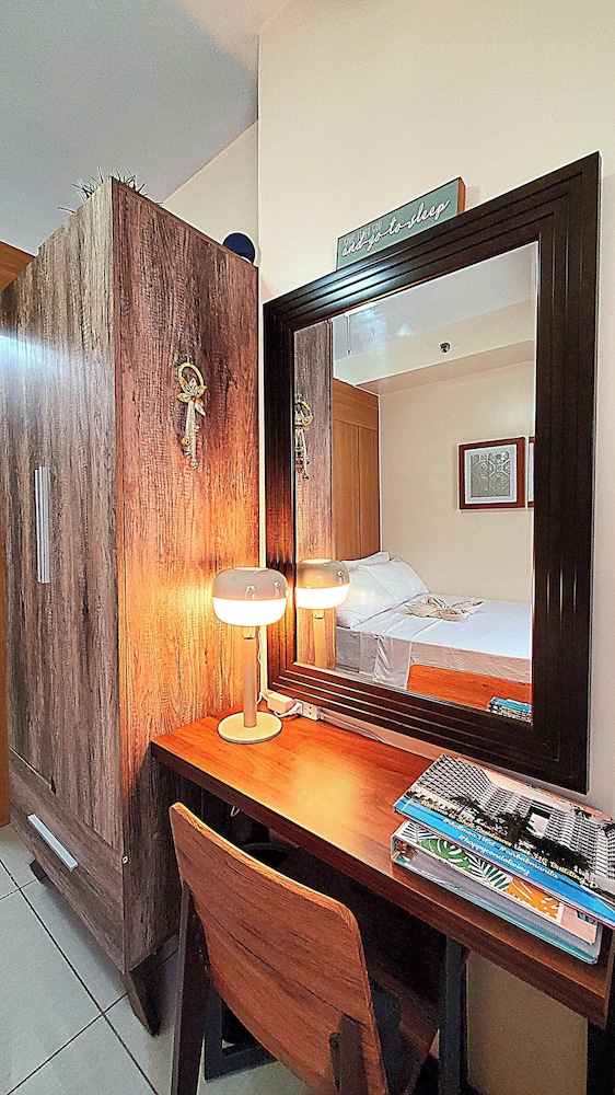 Urban Retreat at Shell Residences With Netflix 300mbps Wifi