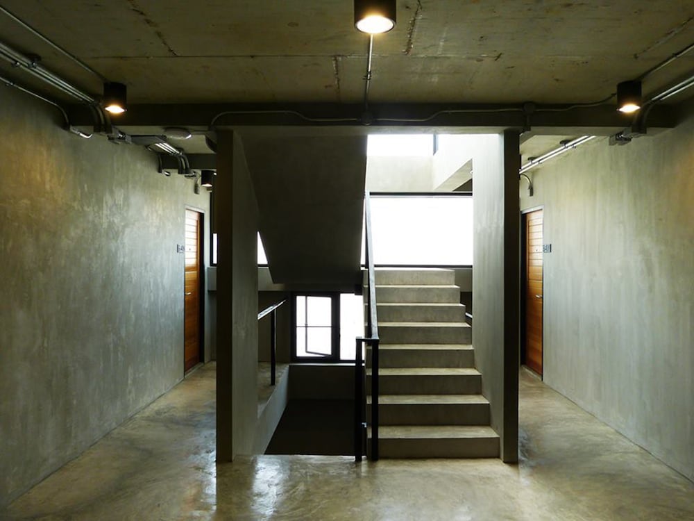 B Arch House