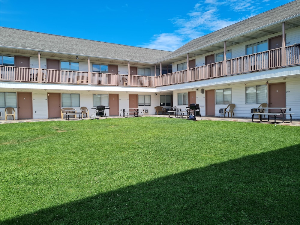 Flagship Motor Court - Property Image 4