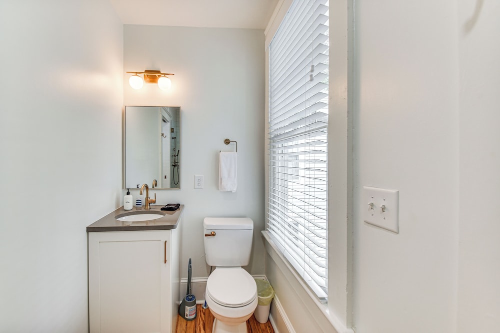 Elizabeth City Home w/ Fire Pit < 1 Mi to Downtown