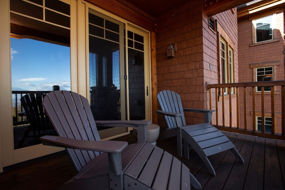 Grand Lodge - 3-Bedroom Deluxe #408 - Ski-in/out 3 Condo