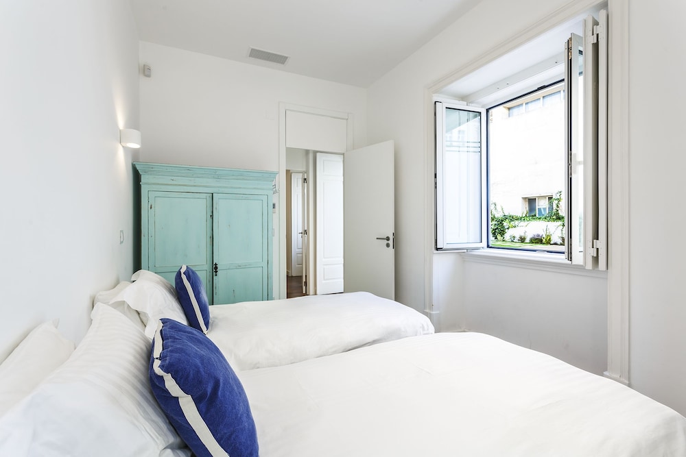 Chalet Estoril Luxury Apartments