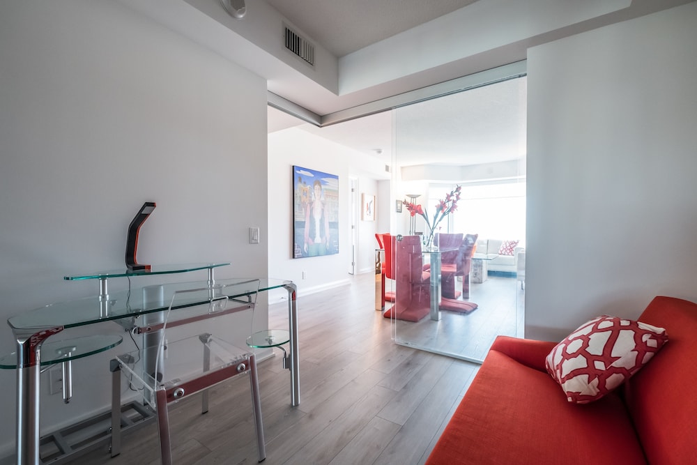 QuickStay - Luxury Executive in Yorkville (Yonge & Bloor)