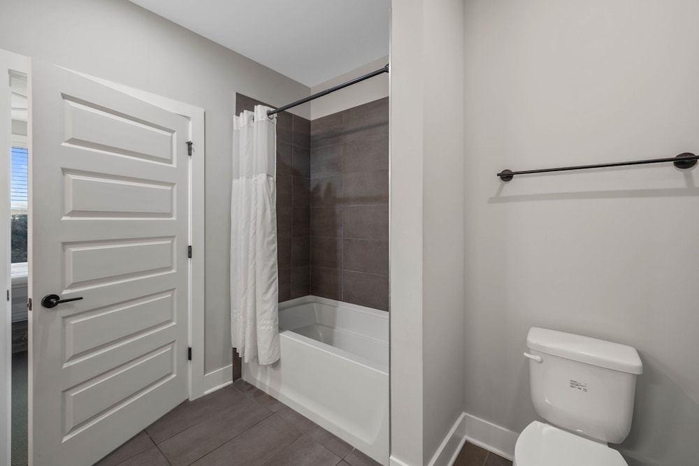 Pulse - Minutes to Broadway - Sleeps 6
