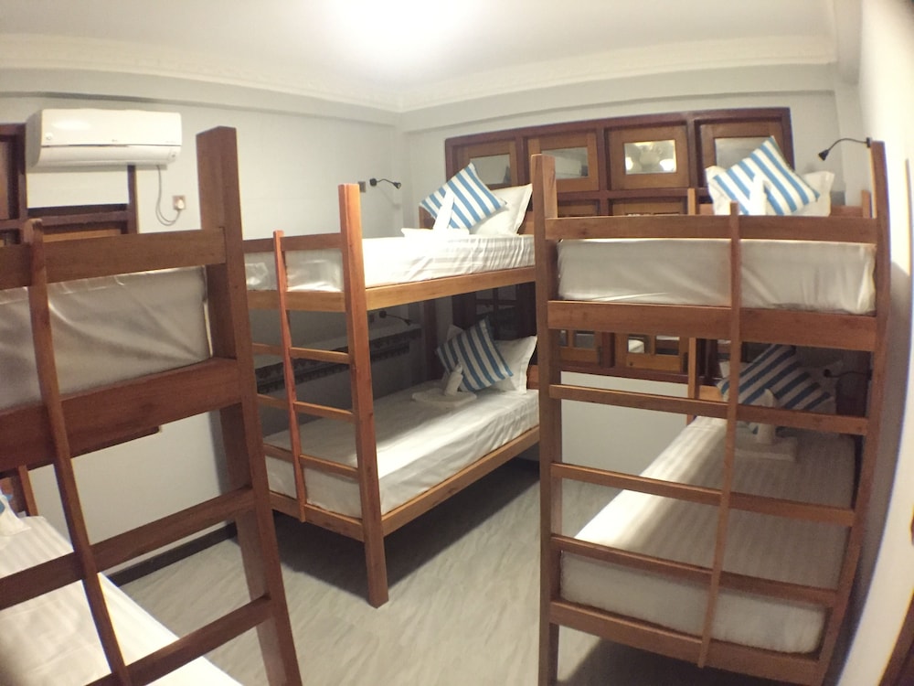 WEStay @ Chillax House - Ngapali - Hostel