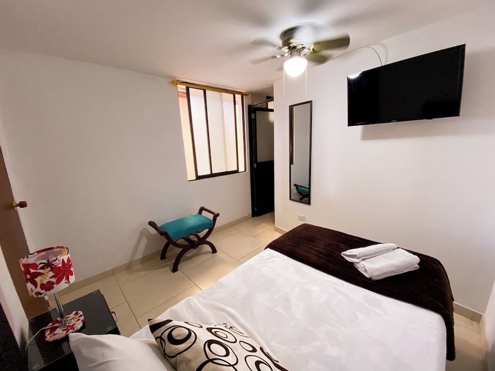 Hostal CaliView Inn