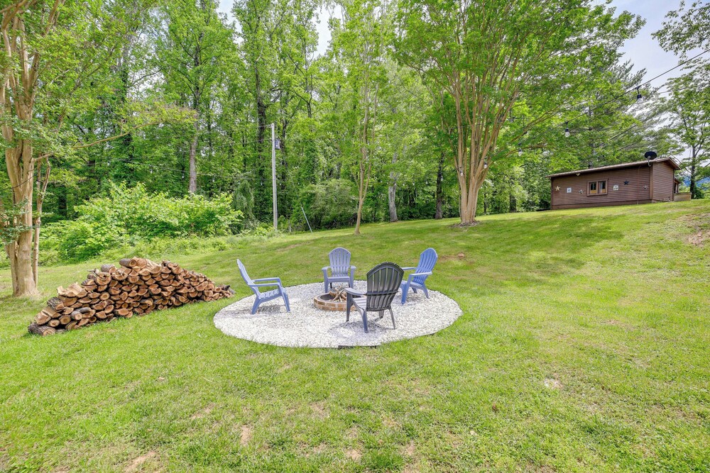 Creekside Retreat w/ Mtn Views in Lambsburg!