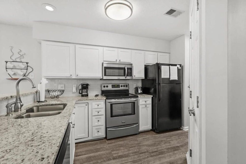 Maison Place I 2 Bedroom Condo