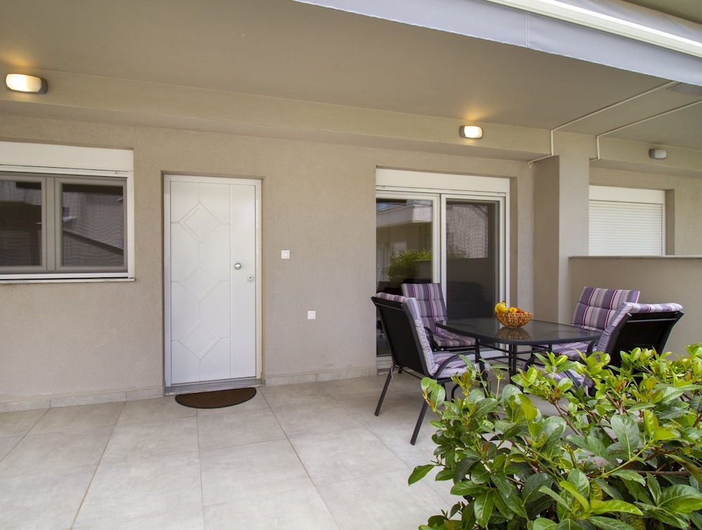 Nikiti Hideaway by Rentalspro