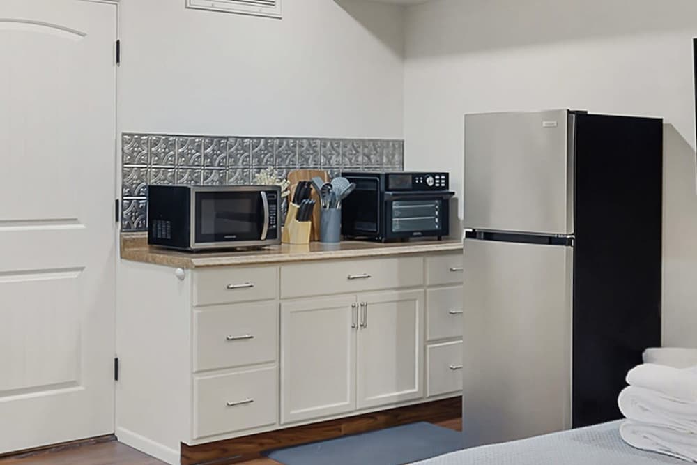 Mammoth Rock Oasis-1 bd 1ba Hot Tub Free Pets