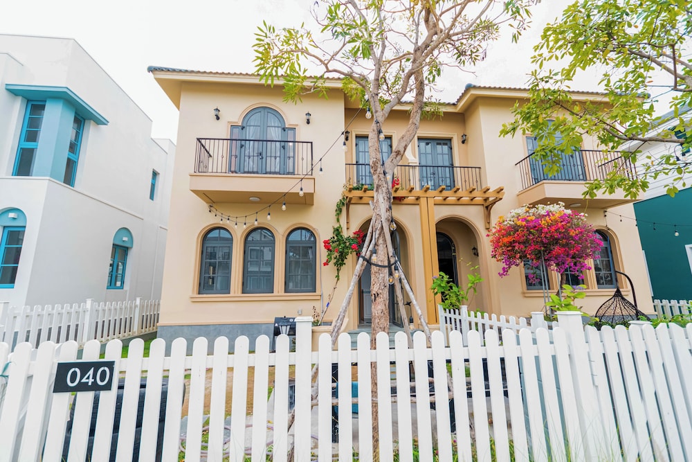 Luxury 3 br La Fleur Villa-Novaworld PT